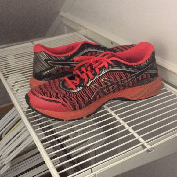 Asics Running Shoes - Picture 4 of 4